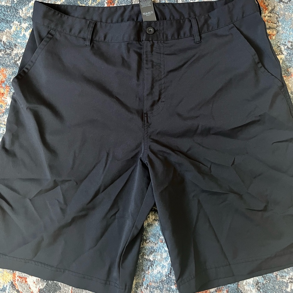 Men’s size 34 navy blue Champion golf shorts